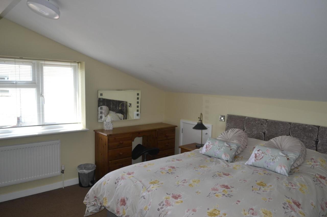 The Lawns Tea Room And B&B Ashcott Exterior foto